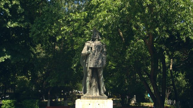 Statue of Mircea cel Batran