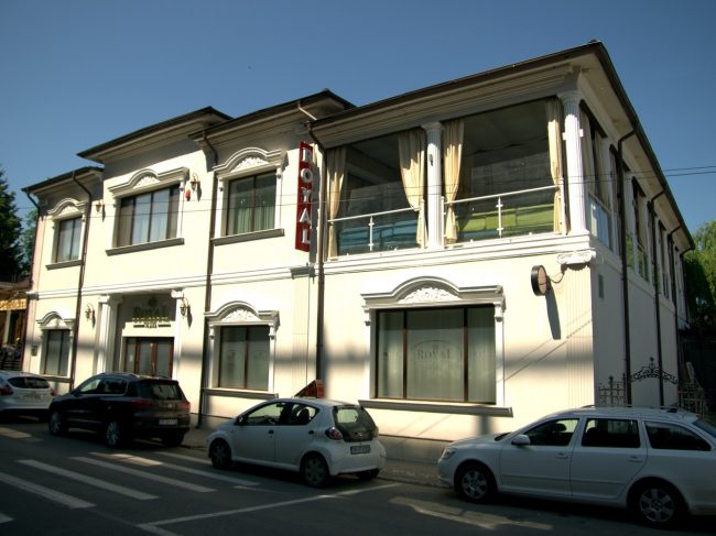 Royal restaurant
